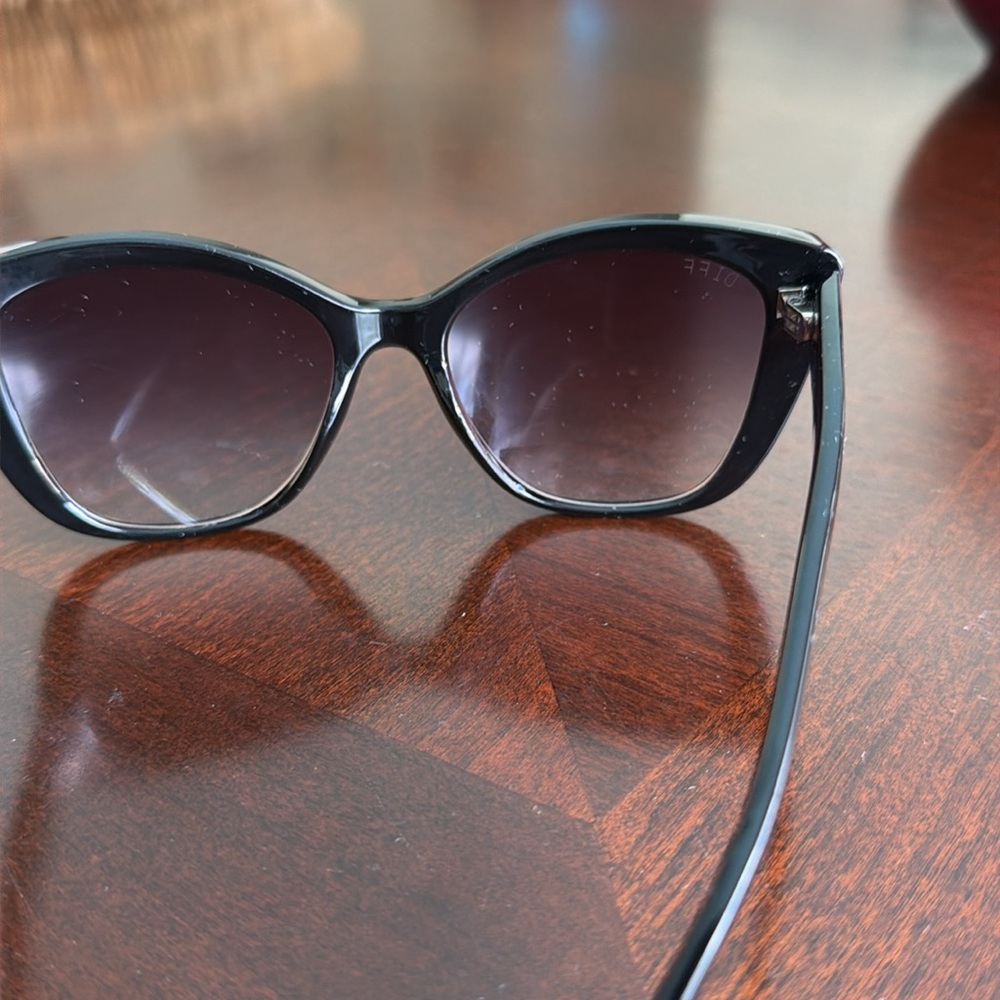 Black  Diff sunglasses size 55-18-145 - Picture 4 of 7